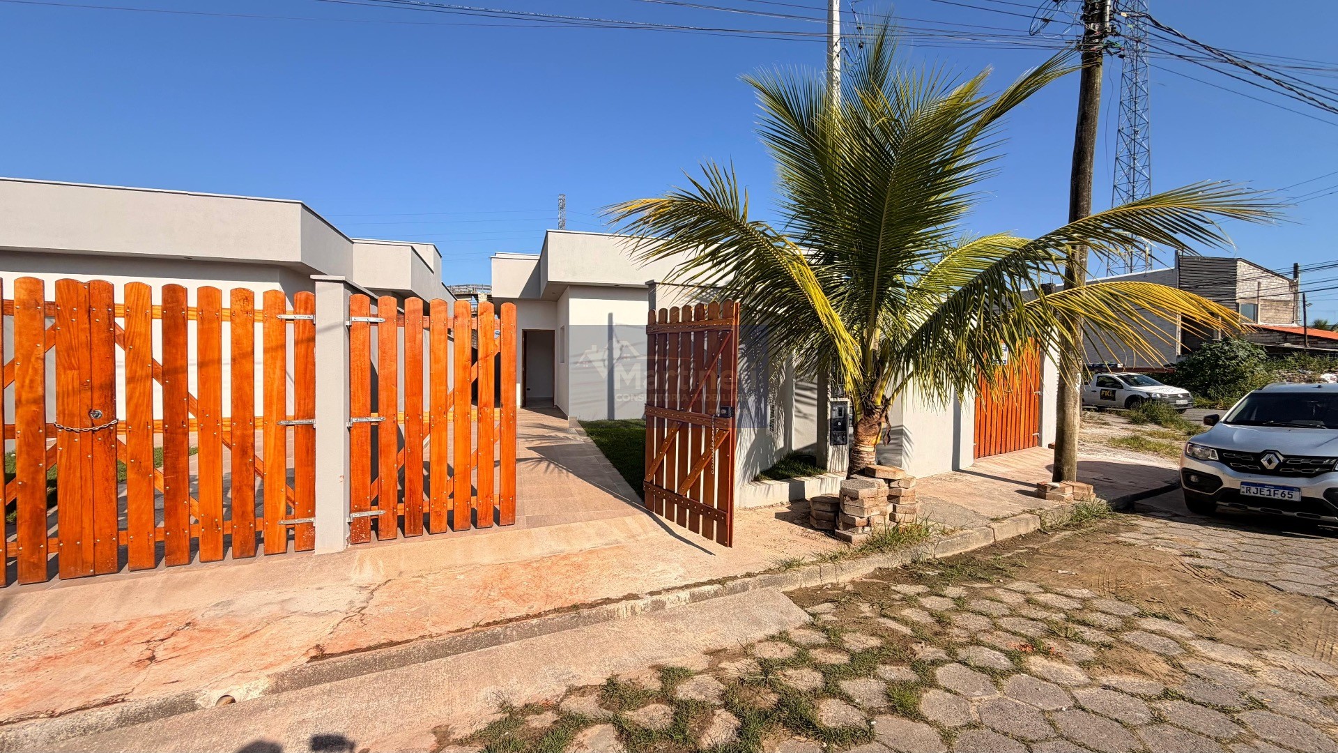 Imperdível! Casa à venda em Itanhaém-SP, no bairro Umuarama, com 2 quartos, 1 suíte, 2 banheiros e 55m² de área.