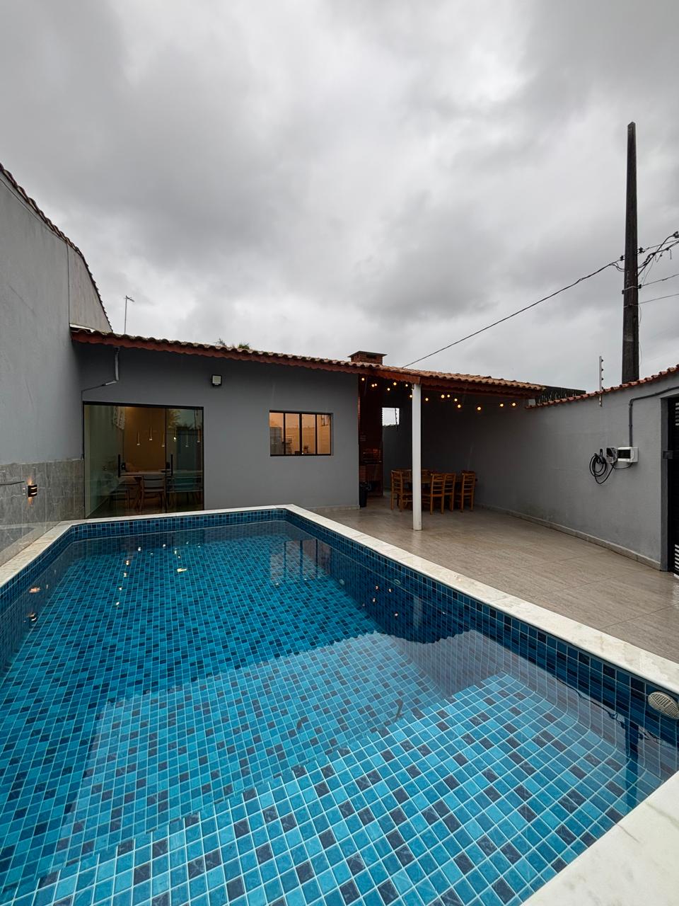 Imperdível: Casa à venda em Itanhaém-SP, bairro Loty, 3 quartos, 1 suíte, 2 vagas, 90,00m²!
