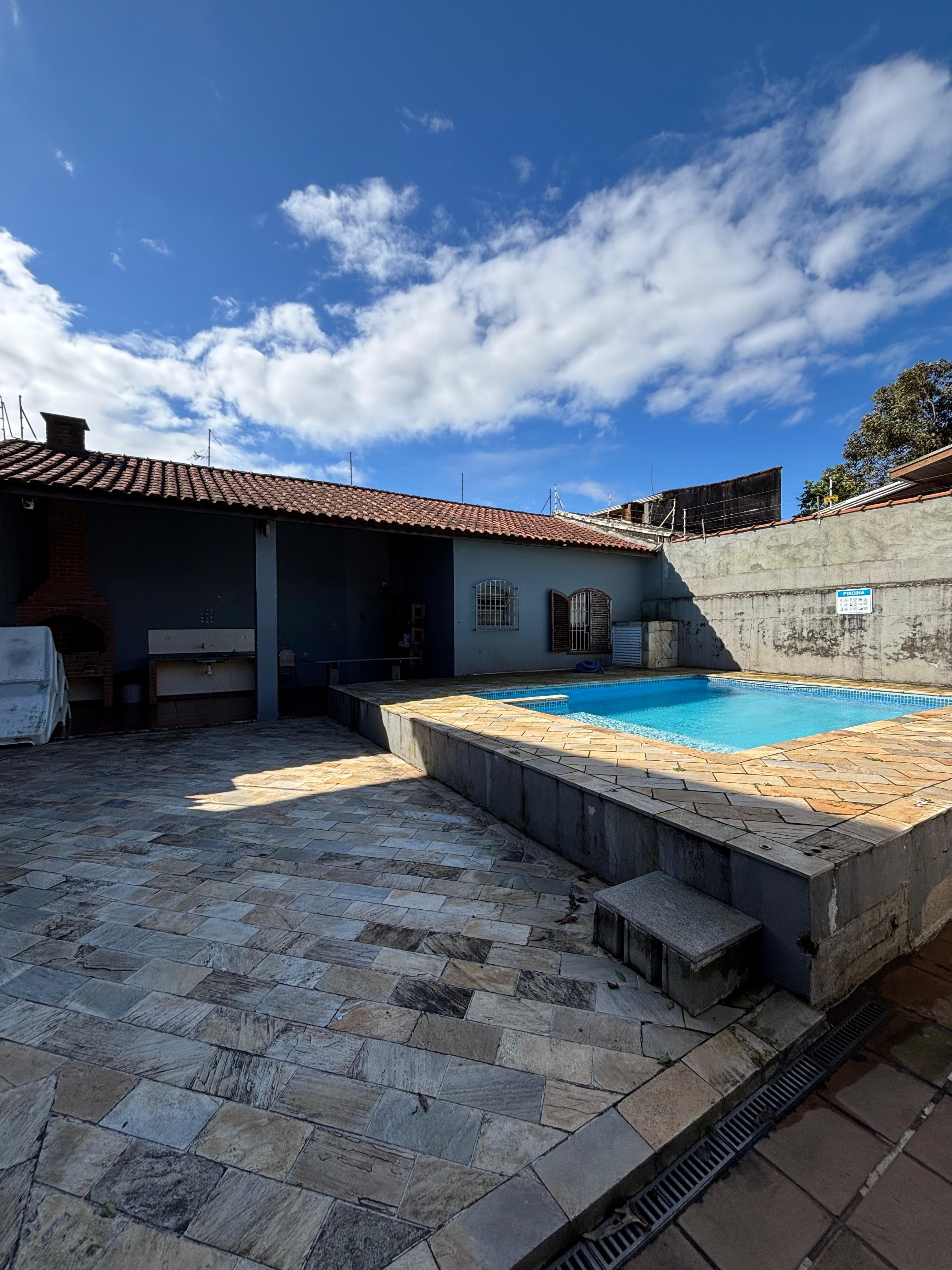 Imperdível oportunidade: Casa à venda em Itanhaém-SP, bairro Cibratel, 4 quartos, 1 suíte, 4 vagas, 184,34 m²!