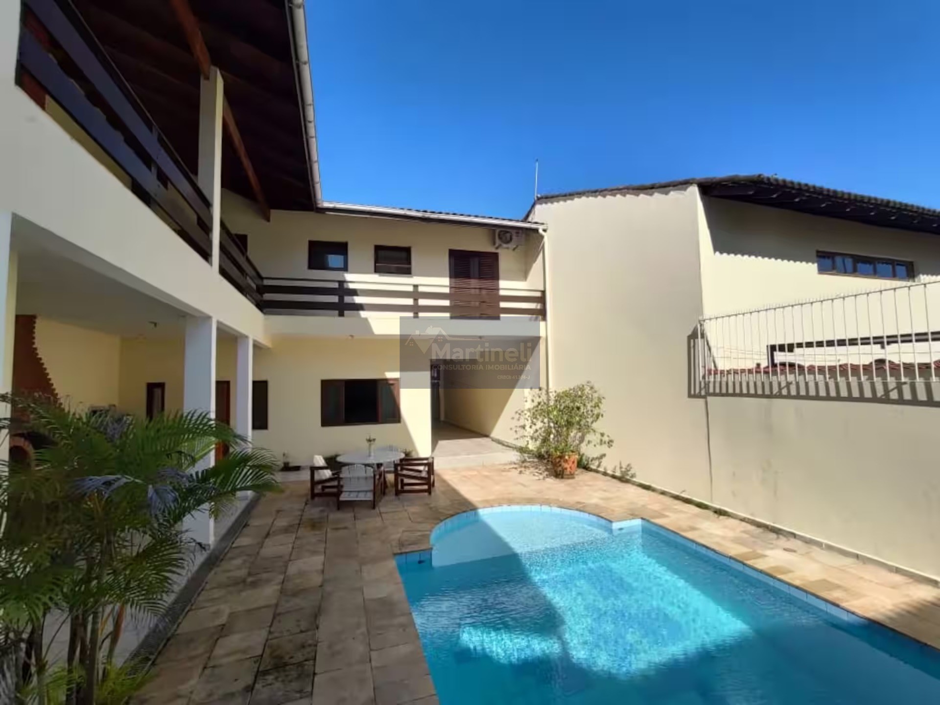 Imperdível: Casa à venda em Itanhaém-SP, bairro privilegiado com 323,00 m² de área. Confira já!