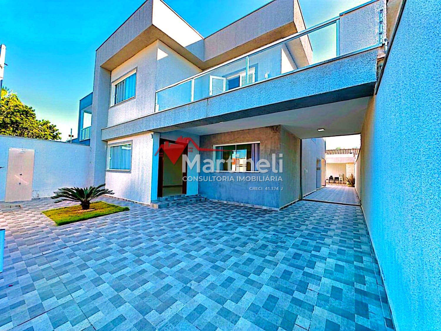 Sobrado de Alto Padrão à venda, 4 quartos, 3 suítes, 5 vagas, 310m² em Itanhaém-SP.